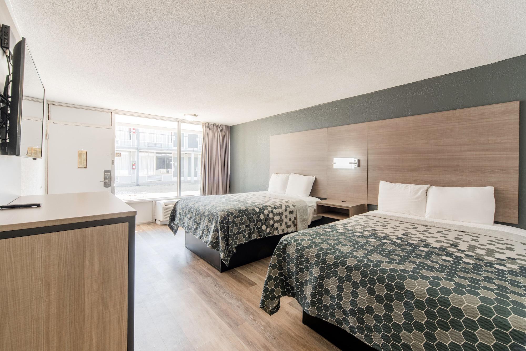 Econo Lodge Inn & Suites Near Bricktown Оклахома-Сити Экстерьер фото