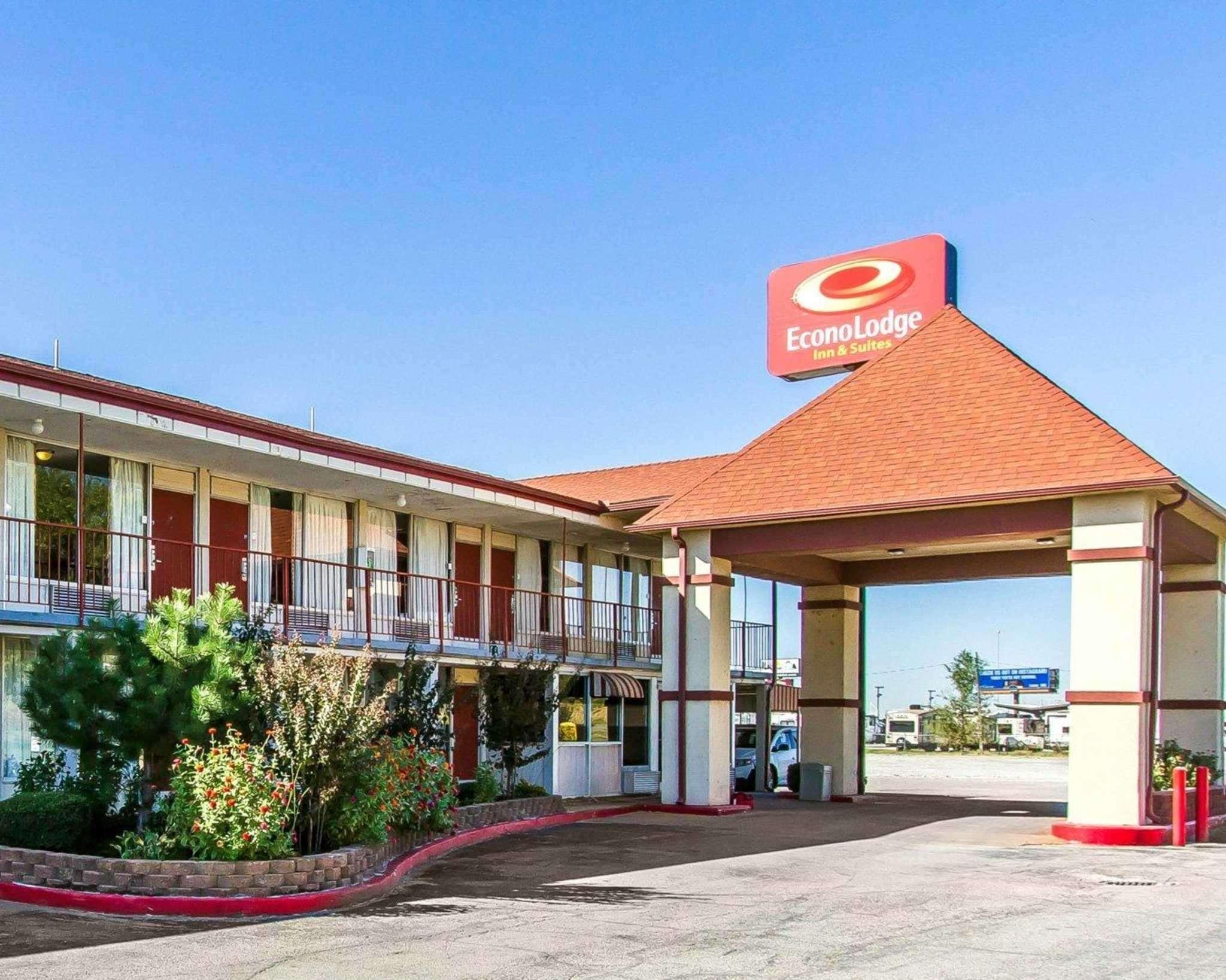 Econo Lodge Inn & Suites Near Bricktown Оклахома-Сити Экстерьер фото