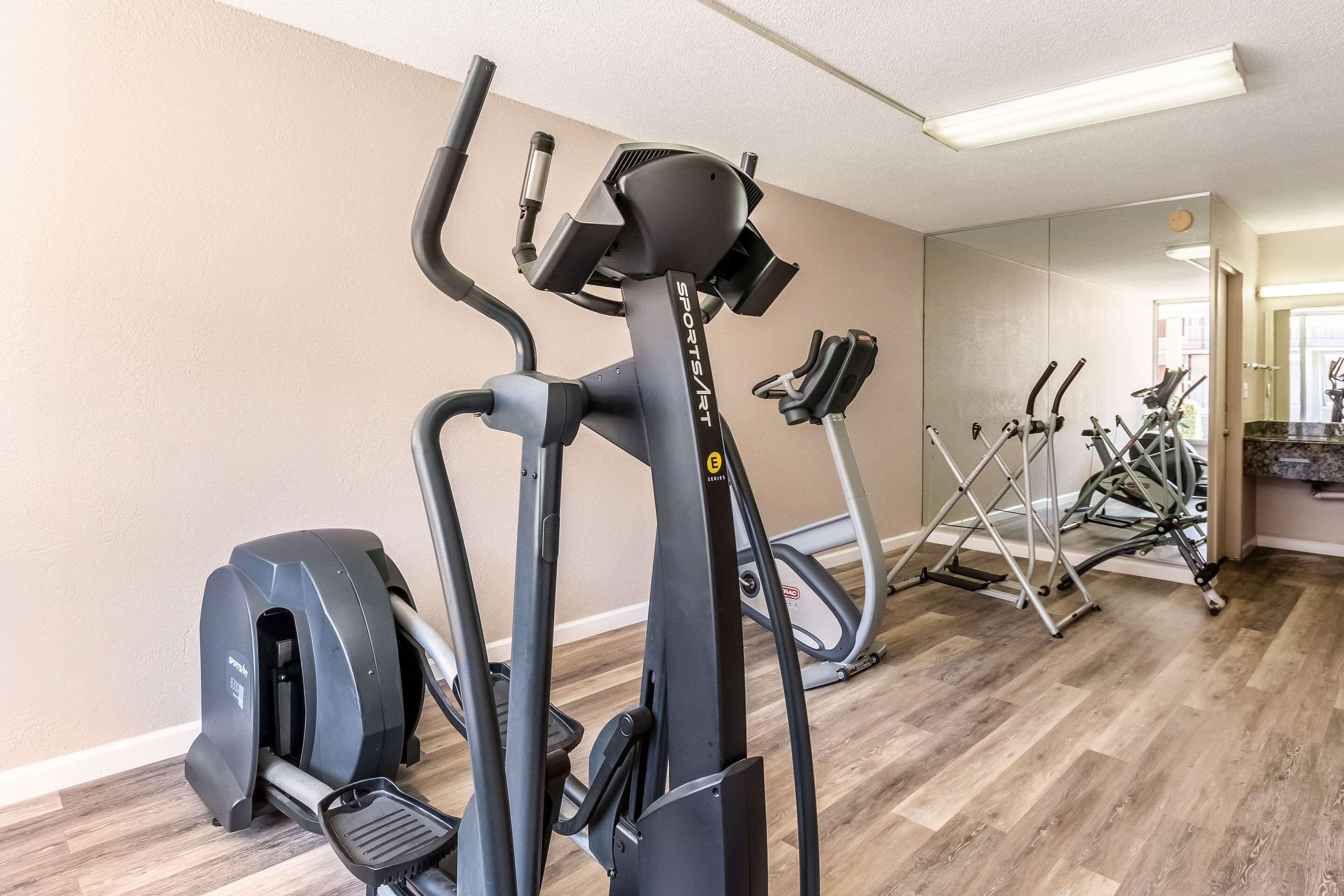 Econo Lodge Inn & Suites Near Bricktown Оклахома-Сити Экстерьер фото