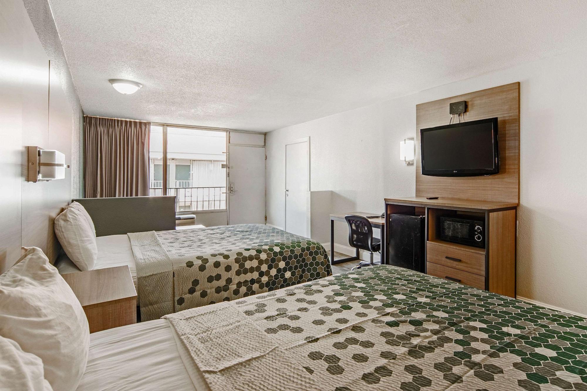 Econo Lodge Inn & Suites Near Bricktown Оклахома-Сити Экстерьер фото