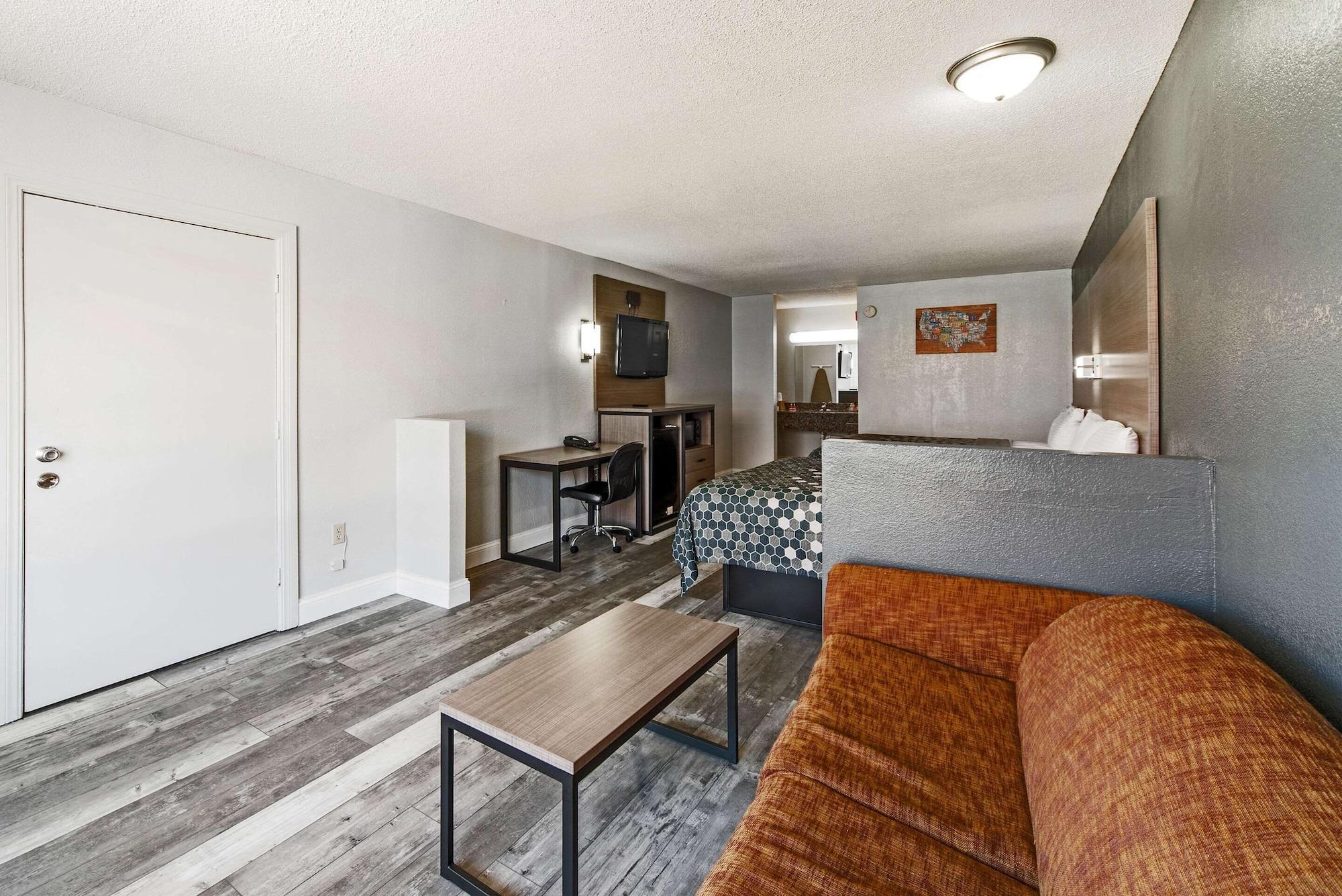 Econo Lodge Inn & Suites Near Bricktown Оклахома-Сити Экстерьер фото
