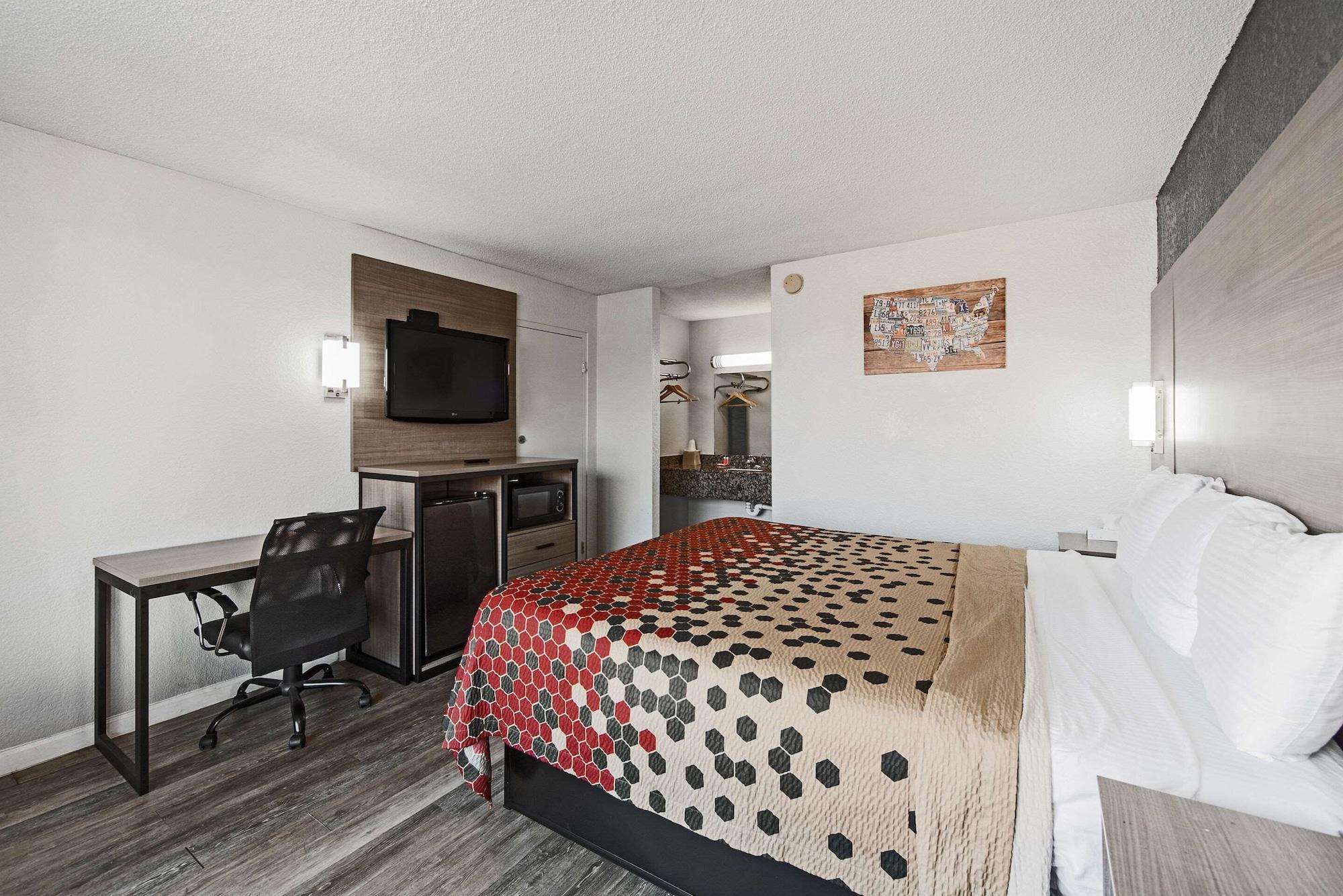 Econo Lodge Inn & Suites Near Bricktown Оклахома-Сити Экстерьер фото