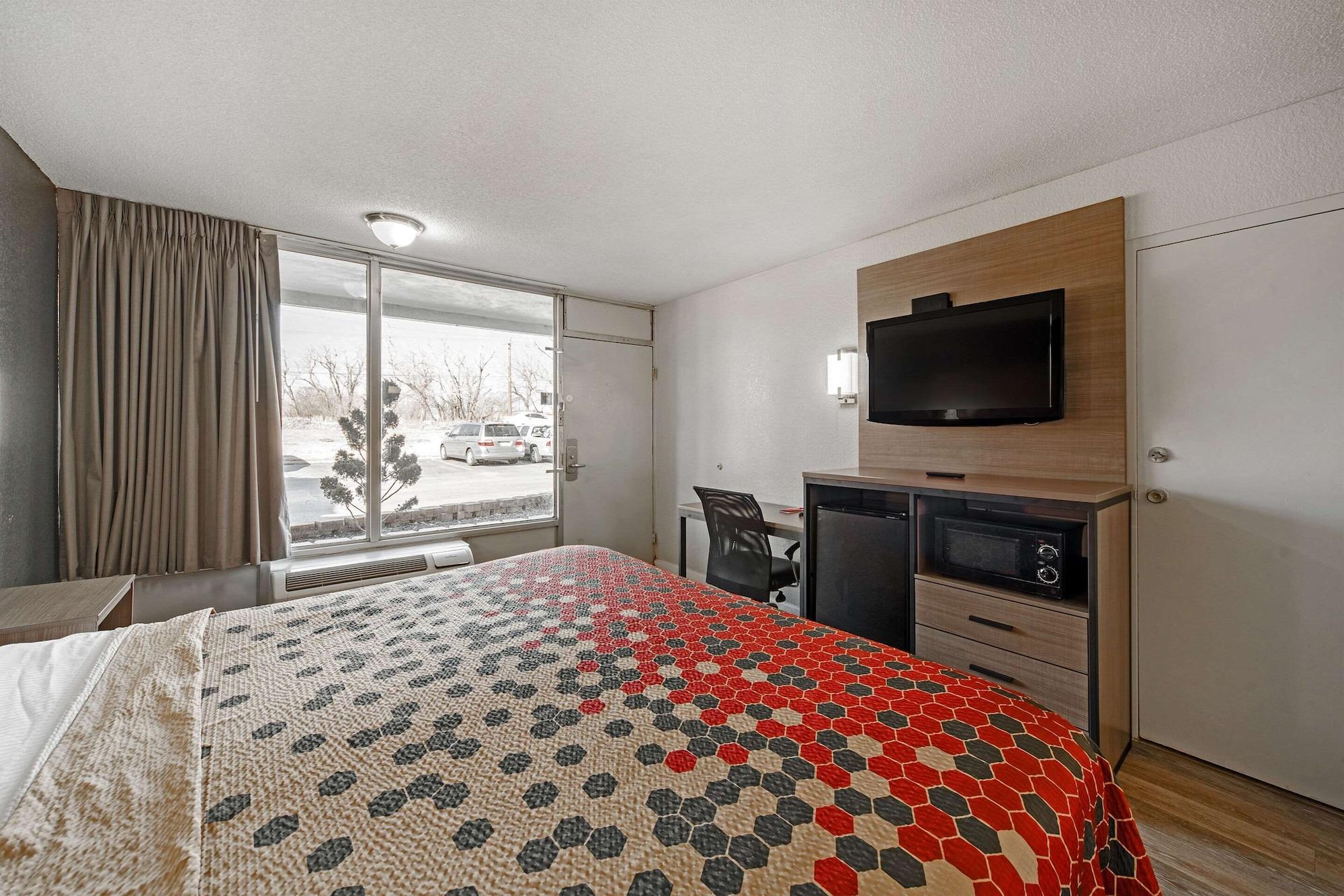 Econo Lodge Inn & Suites Near Bricktown Оклахома-Сити Экстерьер фото